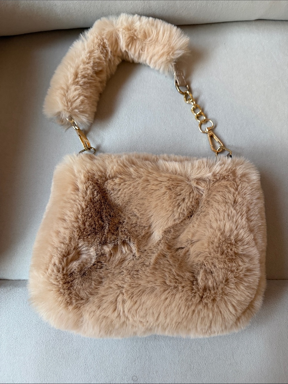 Plush Faux Fur Beige Shoulder Bag with Gold Chain